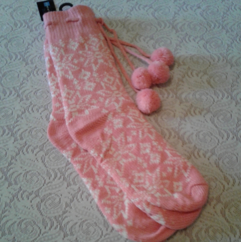 🌺 NWT Relativity Cozy Snuggle Socks